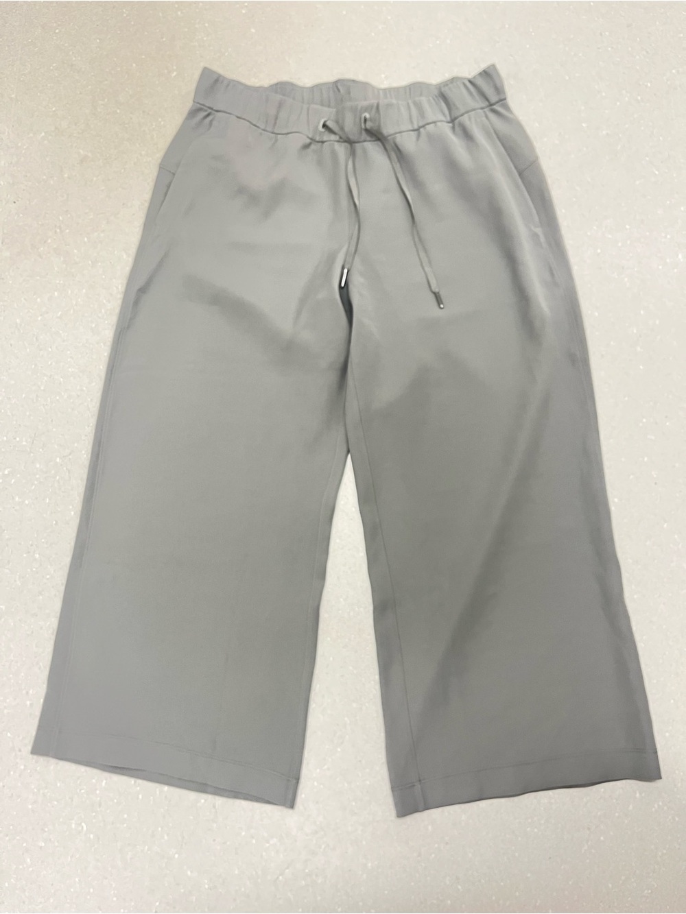 Lululemon On the Fly Wide-Leg 7/8 Pant *Woven Grey Sage size 10